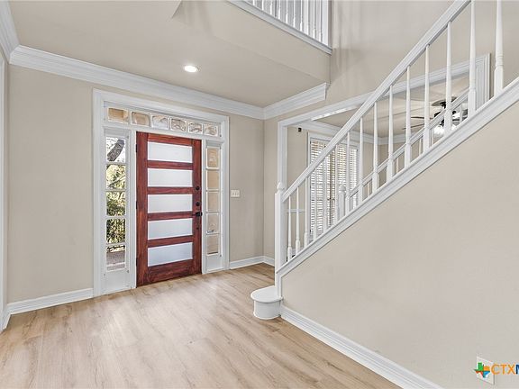 4th image of 5901 Round Table Cv