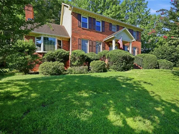 413 Hollinswood Ave, Winston Salem, NC 27103