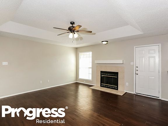 3rd image of 1861 Kings Canyon Cir