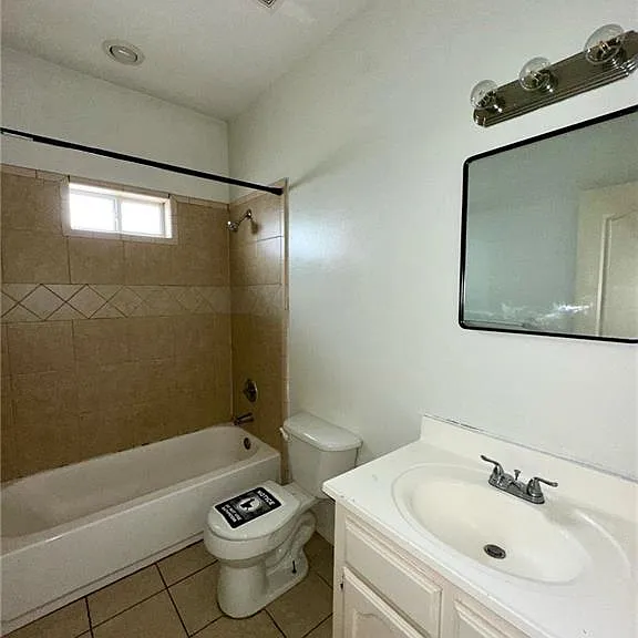 3200 Hill Crest Dr — Photo 8