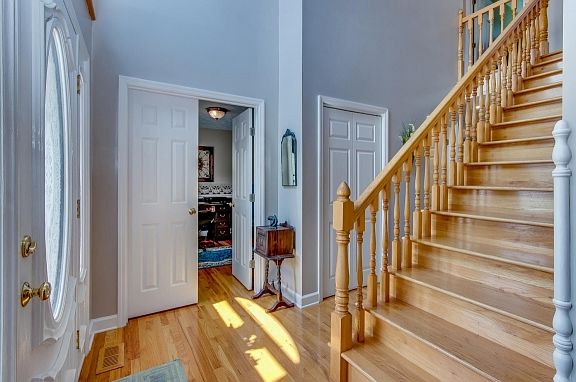 4th image of 350 Old Union Ave