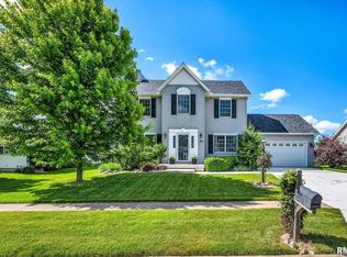 1938 Fieldstone, Washington, IL 61571