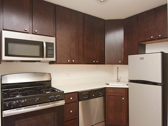2nd image of 2936 W Palmer St #D601