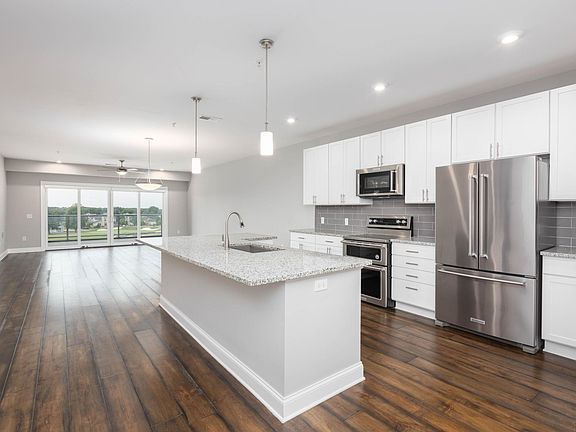 5th image of 5339 Highpointe Lakes Dr #403