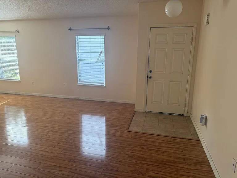 2065 Whispering Trails Blvd — Photo 4