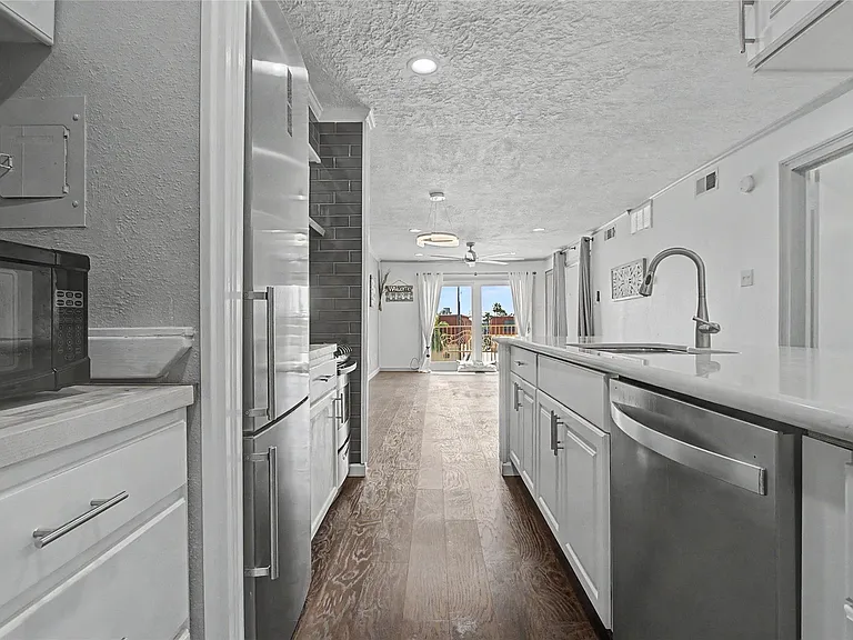 307 Yacht Club Ln #307 — Photo 6