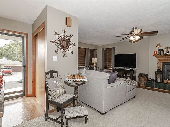 2nd image of 523 NE 12th St