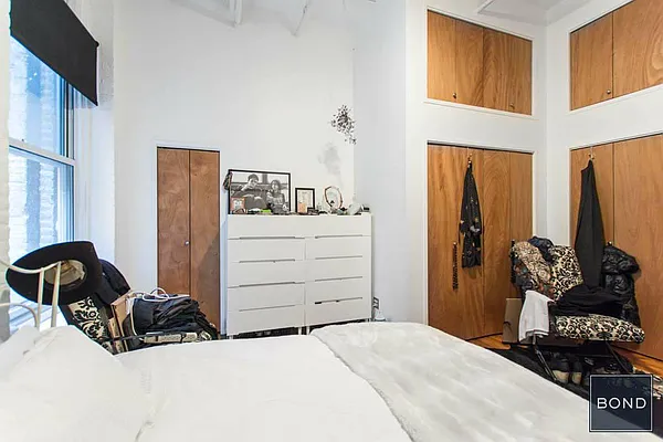 Rented by Bond New York | media 19