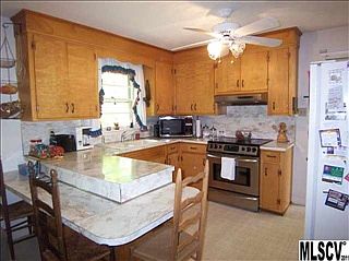 5th image of 146 25th Ave NW