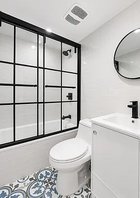 Bathroom, photo 2