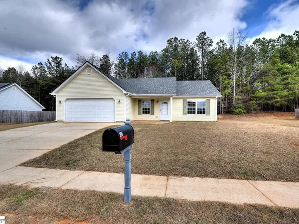 407 Brenna Ln, Simpsonville, SC 29681