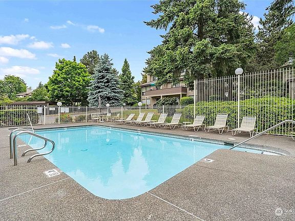 5th image of 15209 Sunwood Blvd APT B32