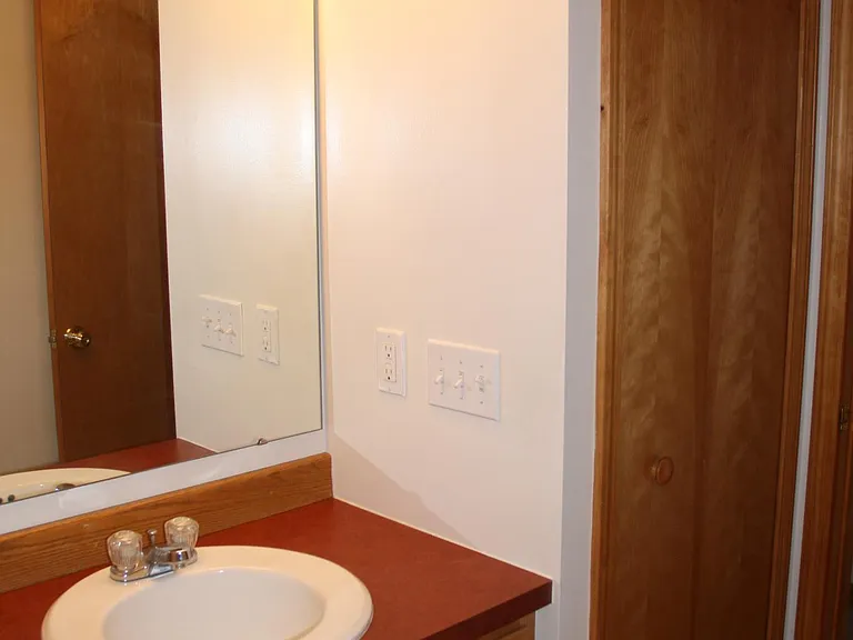 4805 Russell St — Photo 29