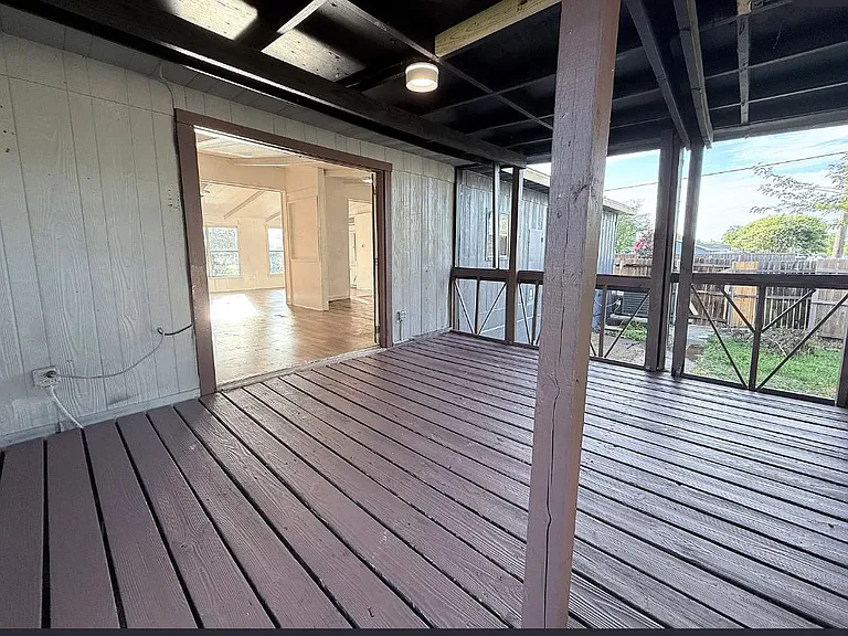 111 King Rd — Photo 7