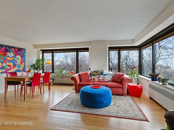 2nd image of 3100 N Lake Shore Dr APT 507