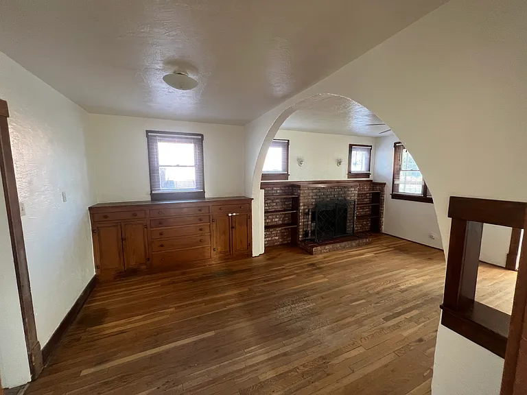 Updated, and Flexible 2-3 Bedroom Bungalow Near UNM & CNM — Photo 5