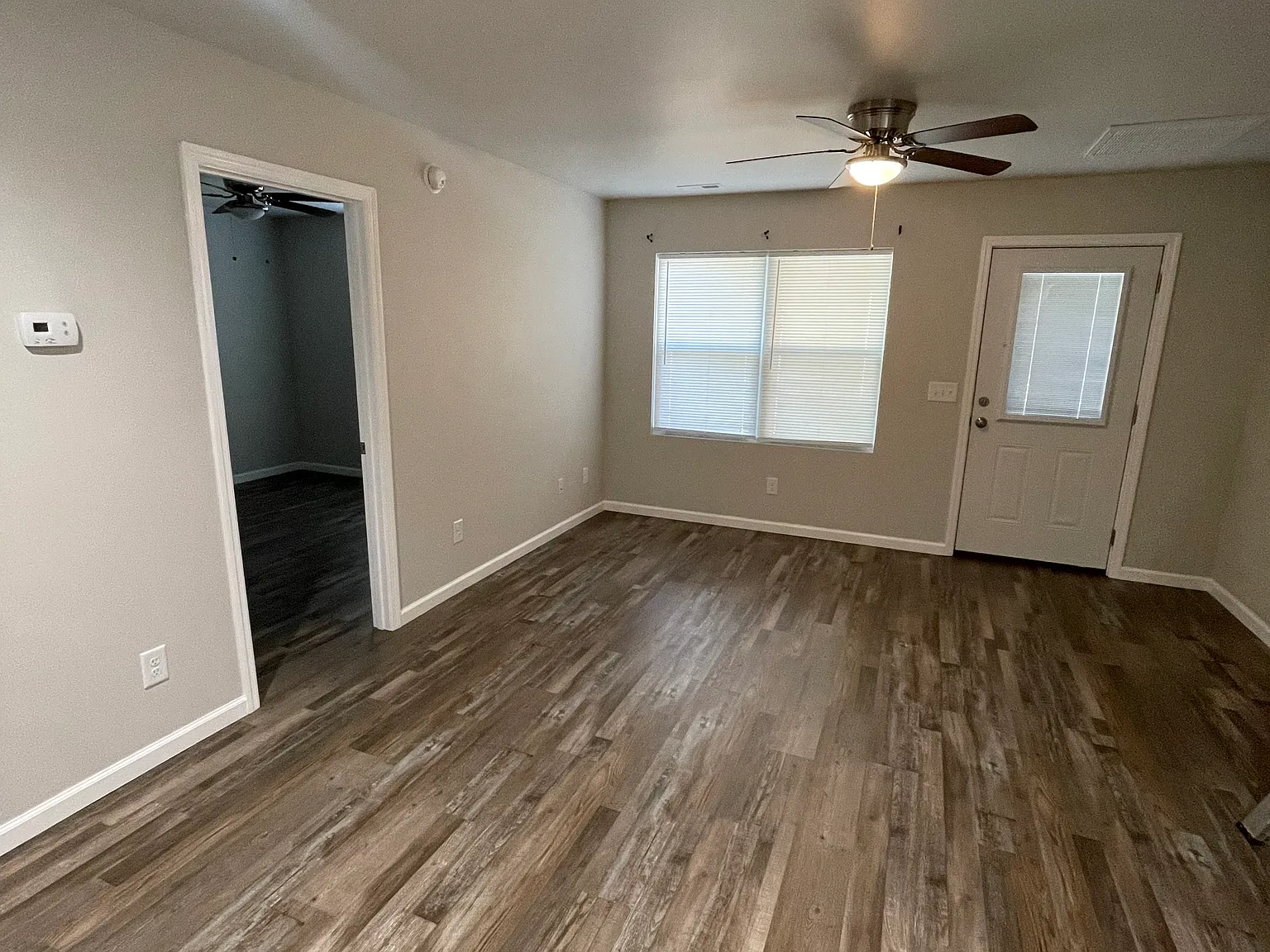 2 bed, 725 sqft, $1,200 — Photo 2