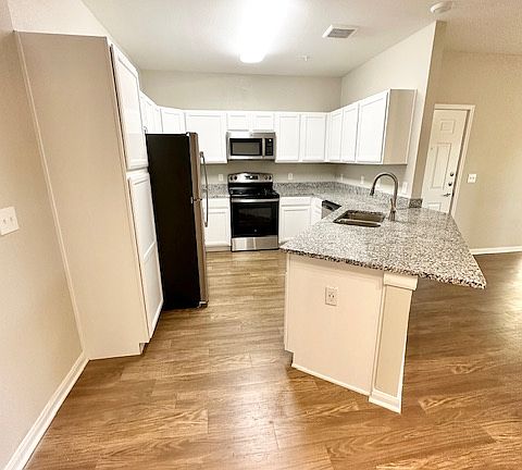 4th image of 300 Willow Grove Way #332