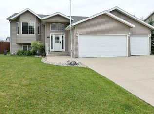 1159 39 1/2 Ave W, West Fargo, ND 58078