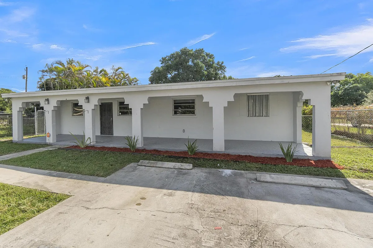 Building Photo - 10220 SW 178th St