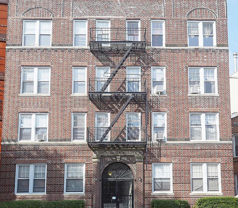 1st image of 2912 Newtown Ave