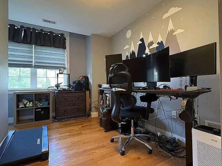 6 Dickson Ave — Photo 4