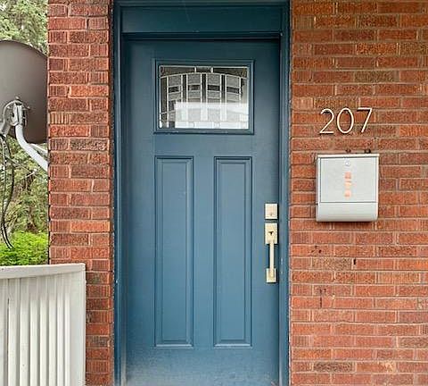 4th image of 207 York St