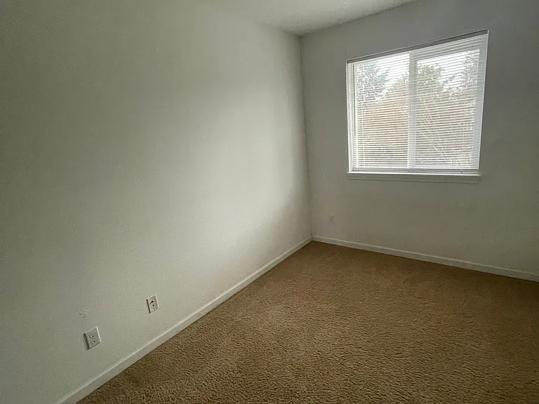 9907 Farwest Dr SW — Photo 7