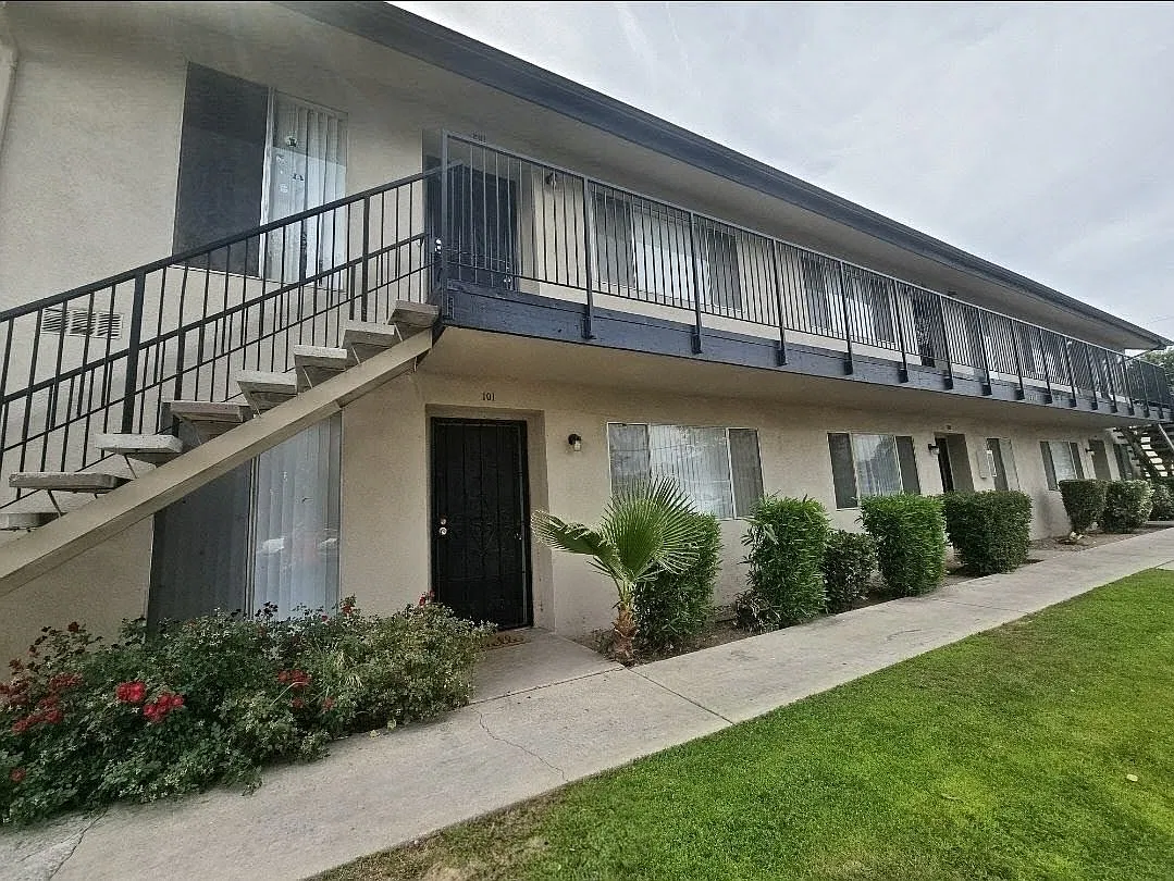 2 bed, 920 sqft, $1,195 — Photo 2