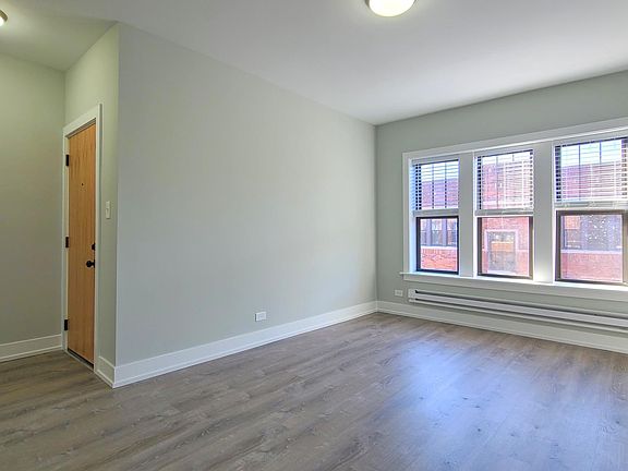 4th image of 624 W Cornelia Ave #3WBT