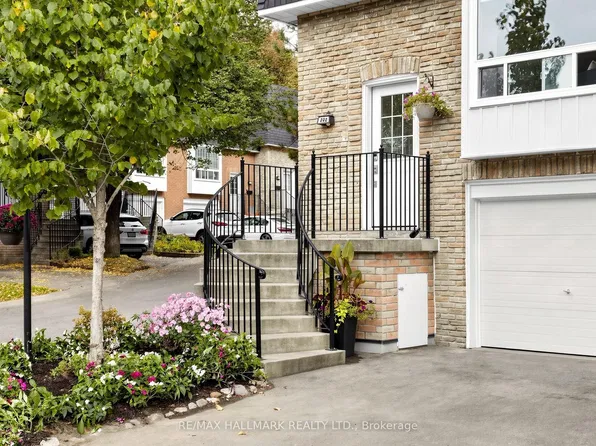 282 Royal Orchard Blvd, Markham, ON L3T 3E7