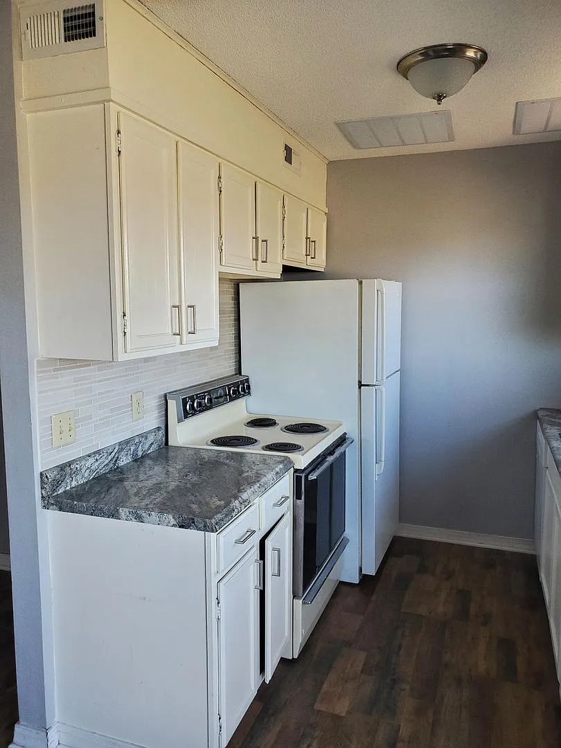 1449 N. Smith Ct #2 — Photo 2