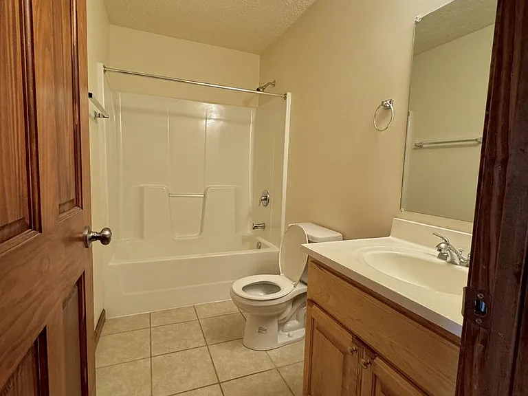 Eagle View Luxury Apartments — Photo 172