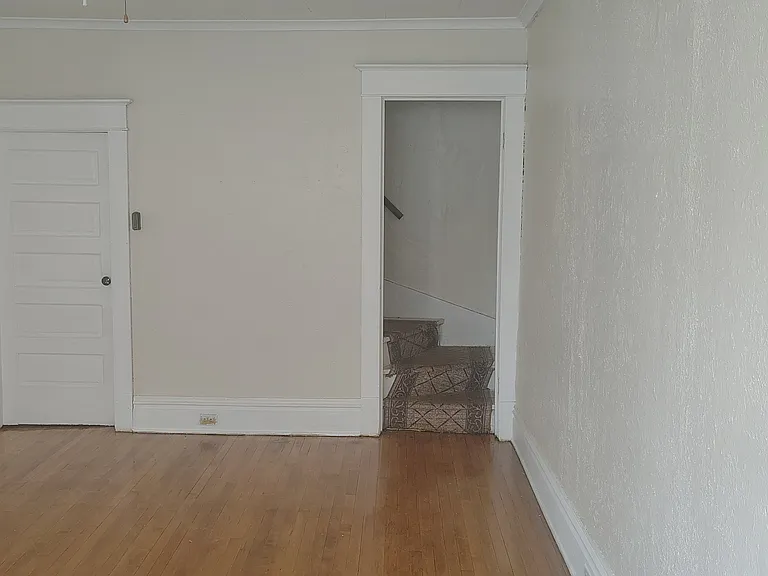 1062 Broadway Ave NW — Photo 14