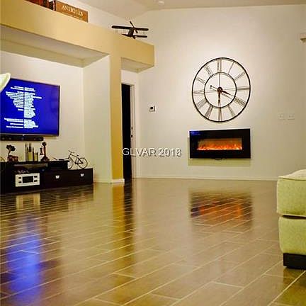 3rd image of 2824 Murray Hill Ln