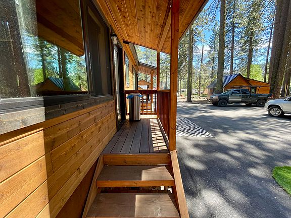 4th image of 15758 Donner Pass Rd