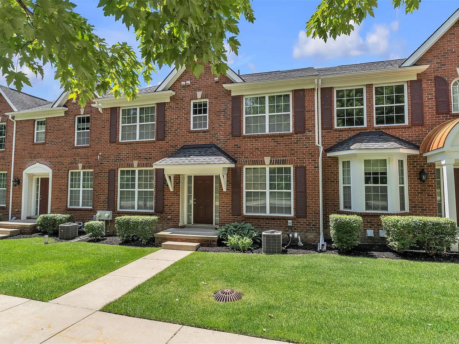 3 bed, 2.5 bath, 1776 sqft, $2,690 — Photo 4