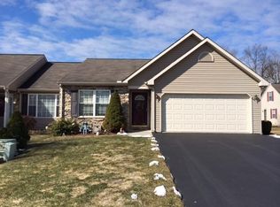 2012 Weeping Willow Ln, Mount Joy, PA 17552