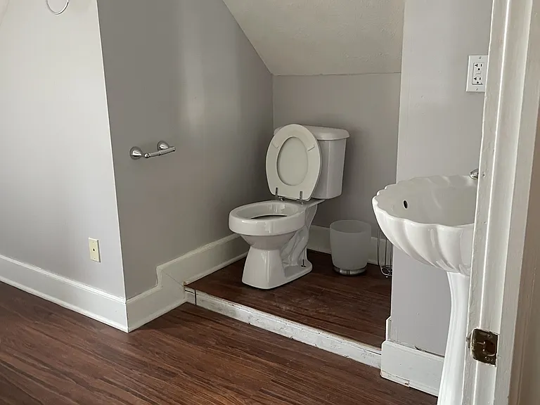 1439 6th Ave — Photo 37