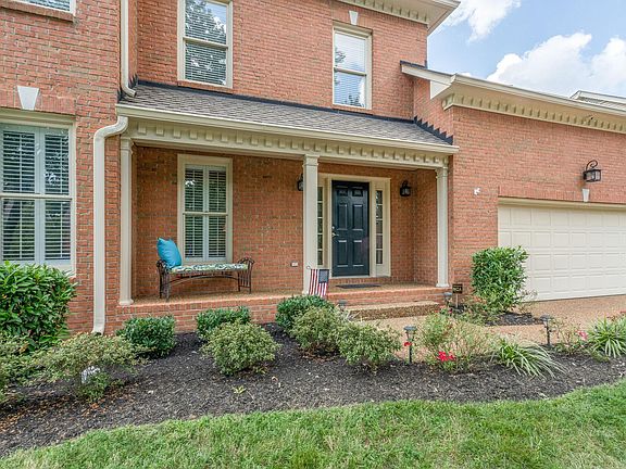 3rd image of 1213 Buckingham Cir