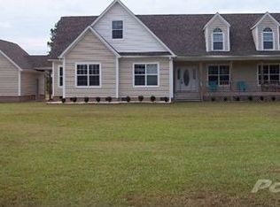 571 Benton Rd SE, Bolivia, NC 28422