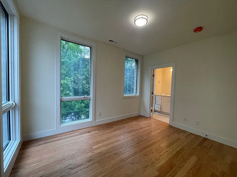 64 Cameron St #2 — Photo 14