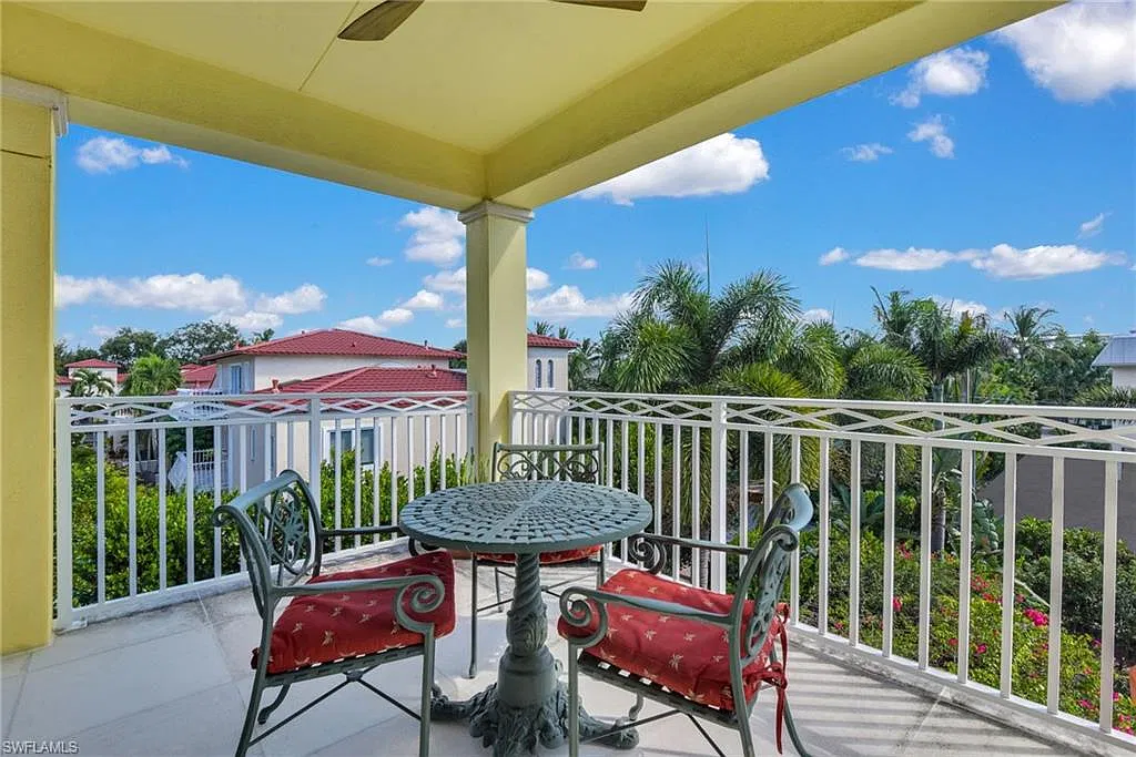 4 bed, 5.5 bath, 3745 sqft, $22,000 — Photo 1