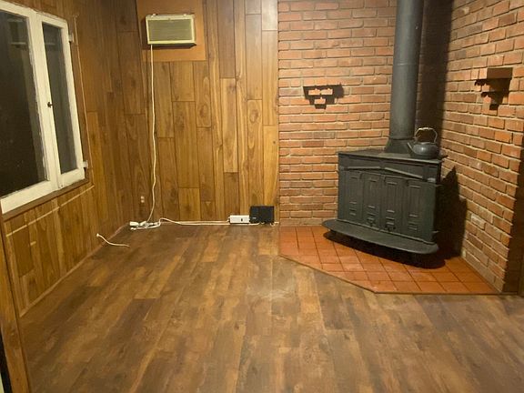 5th image of 11008 Evans St