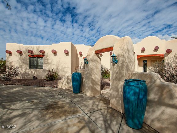 5th image of 908 W San Martin Dr