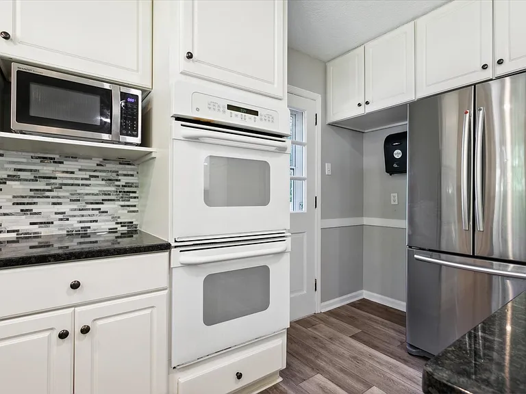 112 Leslie Dr — Photo 19