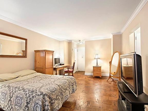 3rd image of 225 E 36th St APT 1M