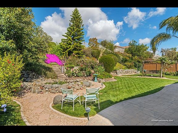 2nd image of 5142 Wisteria Dr