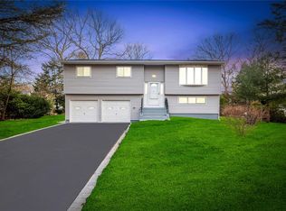 24 40th St, Islip, NY 11751
