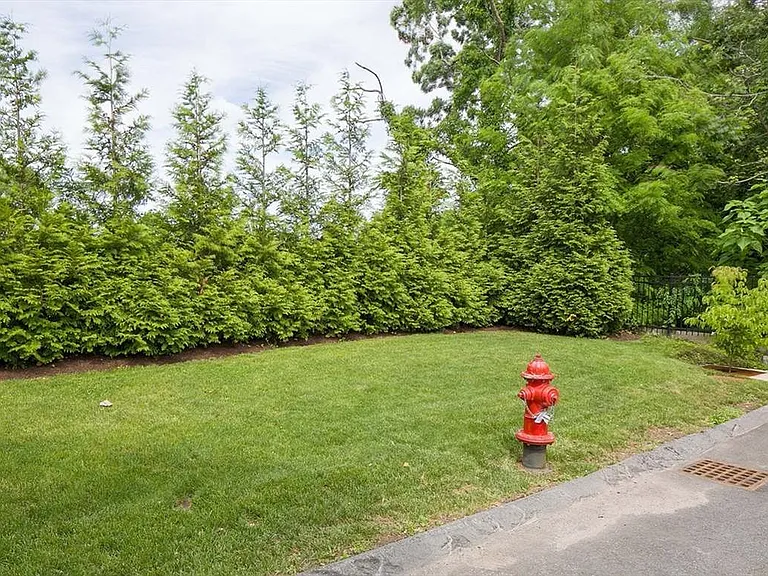 150 Quincy Ave #4E — Photo 36